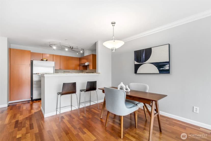 Property photo for 621 5th Avenue N #403, Seattle photo 10