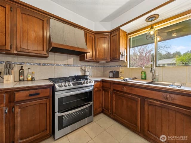 Property photo for 1507 Ocean Beach Boulevard S, Long Beach photo 3