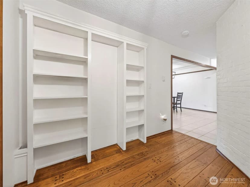 Property photo for 1507 Ocean Beach Boulevard S, Long Beach photo 9