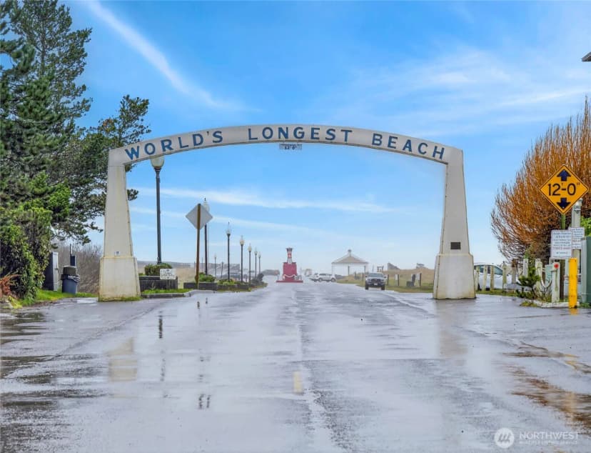 Property photo for 1507 Ocean Beach Boulevard S, Long Beach photo 39