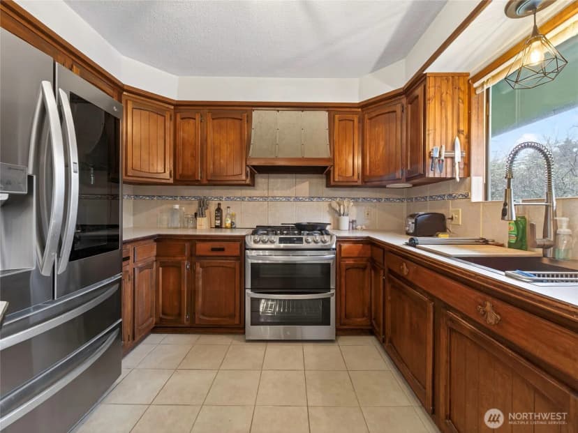 Property photo for 1507 Ocean Beach Boulevard S, Long Beach photo 14