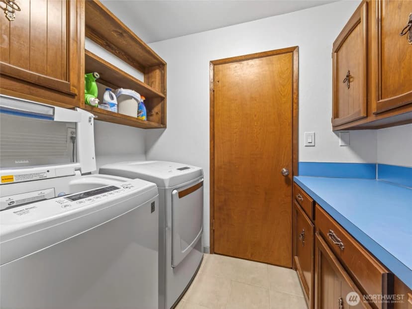 Property photo for 1507 Ocean Beach Boulevard S, Long Beach photo 8