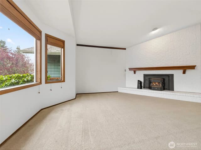 Property photo for 1507 Ocean Beach Boulevard S, Long Beach photo 4