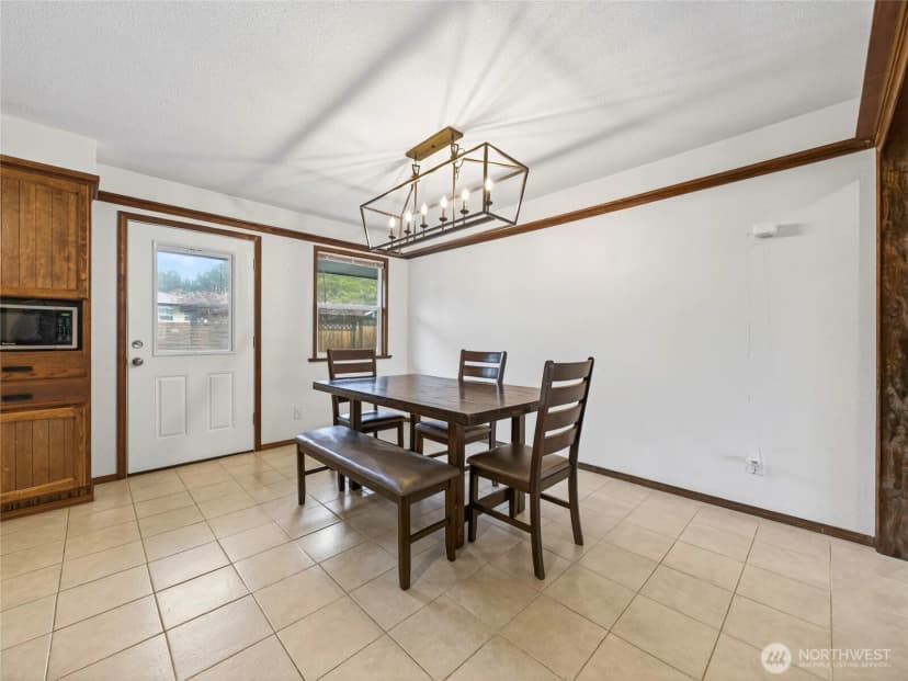 Property photo for 1507 Ocean Beach Boulevard S, Long Beach photo 10