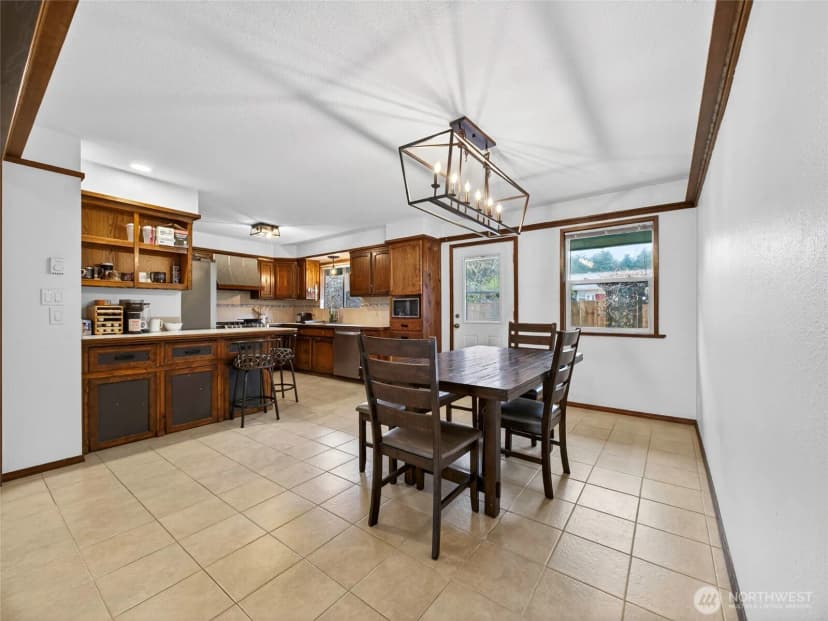 Property photo for 1507 Ocean Beach Boulevard S, Long Beach photo 11