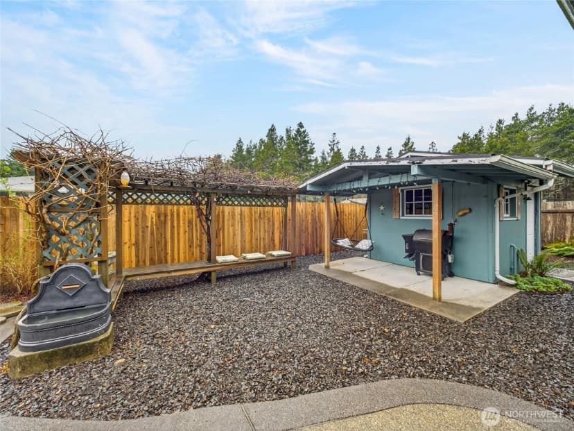 Property photo for 1507 Ocean Beach Boulevard S, Long Beach photo 32