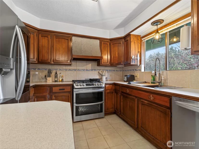 Property photo for 1507 Ocean Beach Boulevard S, Long Beach photo 13