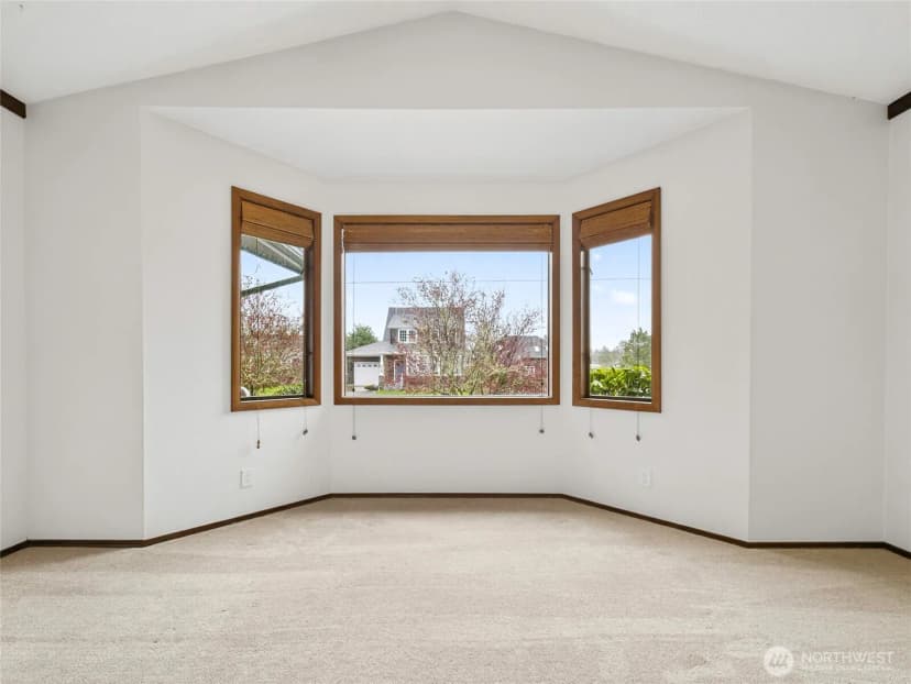 Property photo for 1507 Ocean Beach Boulevard S, Long Beach photo 25