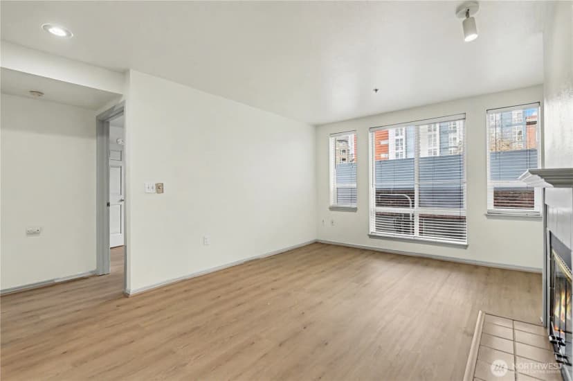 Property photo for 3028 Western Avenue #214, Seattle photo 9