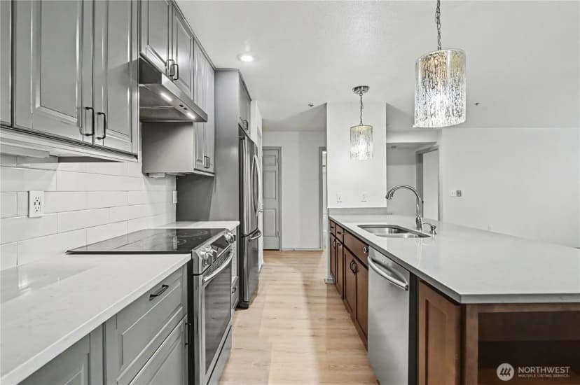 Property photo for 3028 Western Avenue #214, Seattle photo 5