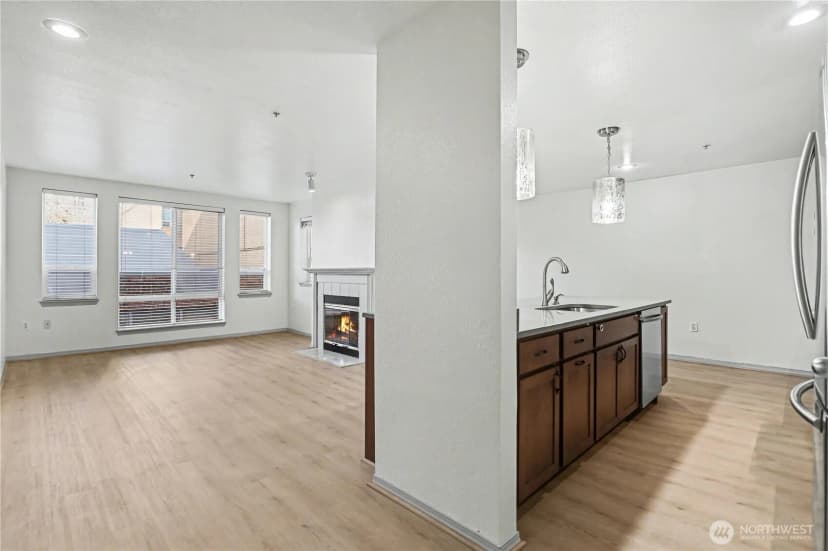 Property photo for 3028 Western Avenue #214, Seattle photo 6