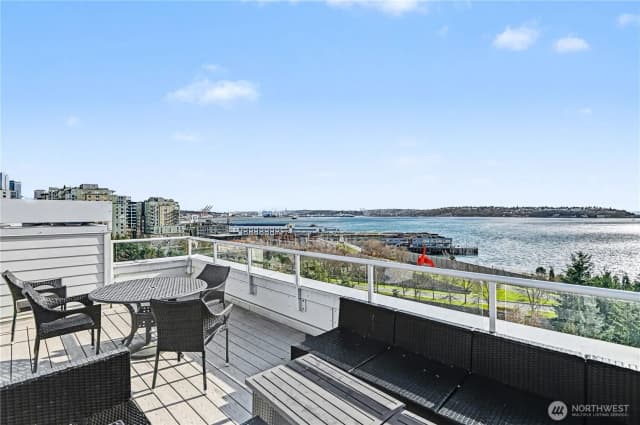 Property photo for 3028 Western Avenue #214, Seattle photo 2