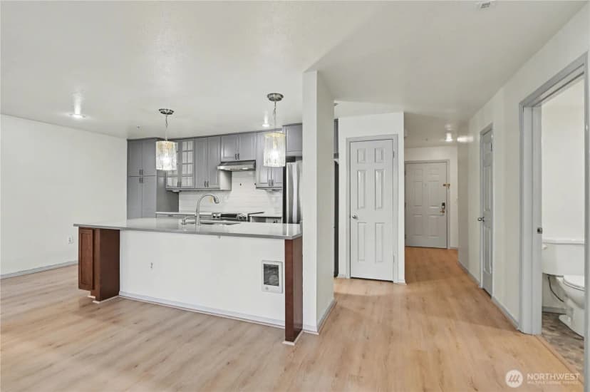 Property photo for 3028 Western Avenue #214, Seattle photo 12
