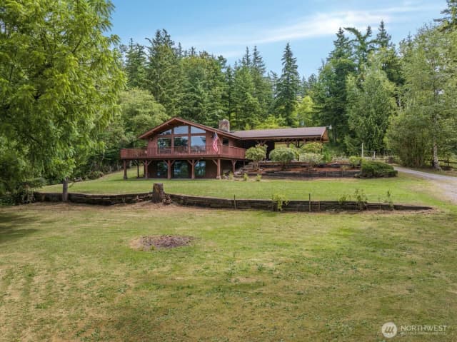 Property photo for 8388 N Pass Road, Sumas