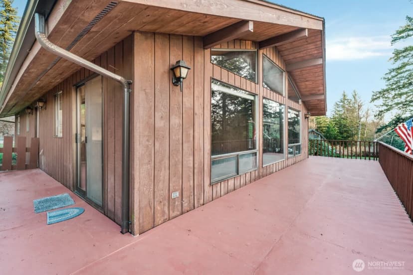Property photo for 8388 N Pass Road, Sumas photo 9