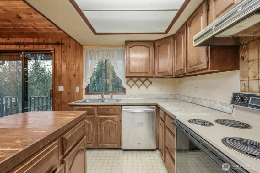 Property photo for 8388 N Pass Road, Sumas photo 11