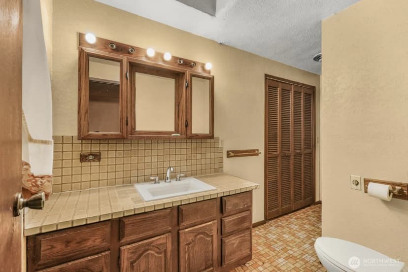 Property photo for 8388 N Pass Road, Sumas photo 18