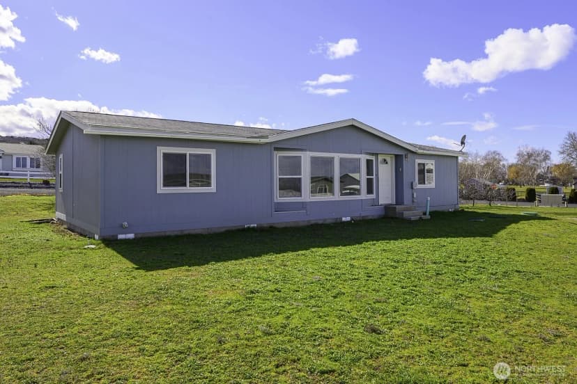 Property photo for 7160 Se Bayview Avenue, Othello photo 2
