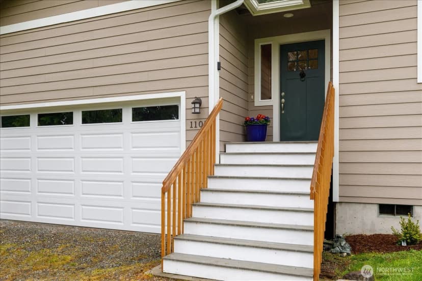 Property photo for 1105 Halsey Drive, Coupeville photo 2