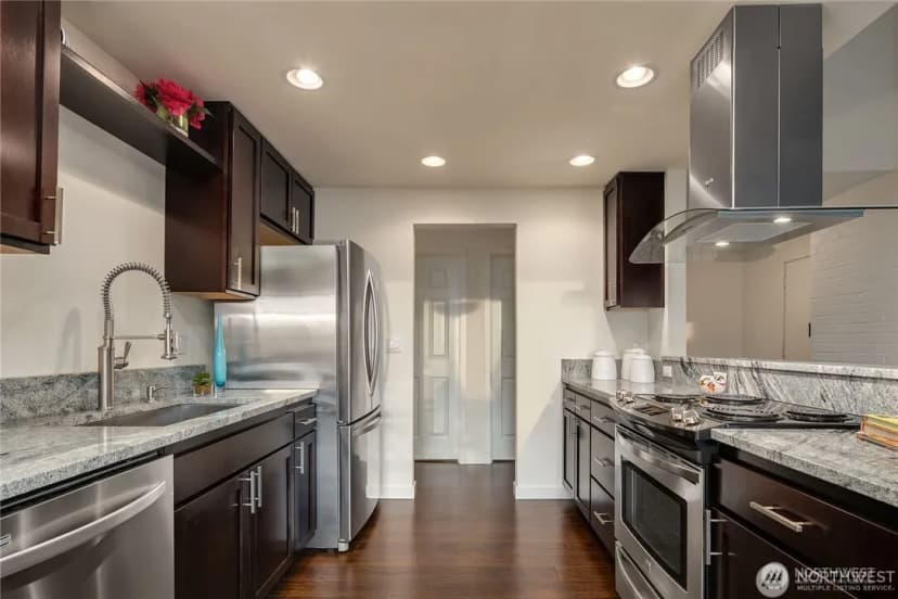 Property photo for 15214 Ne 8th Street #g18, Bellevue photo 9