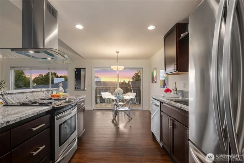 Property photo for 15214 Ne 8th Street #g18, Bellevue photo 11