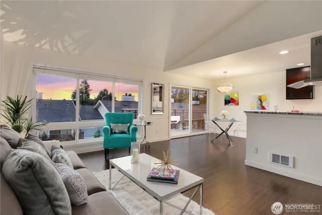 Property photo for 15214 Ne 8th Street #g18, Bellevue photo 5