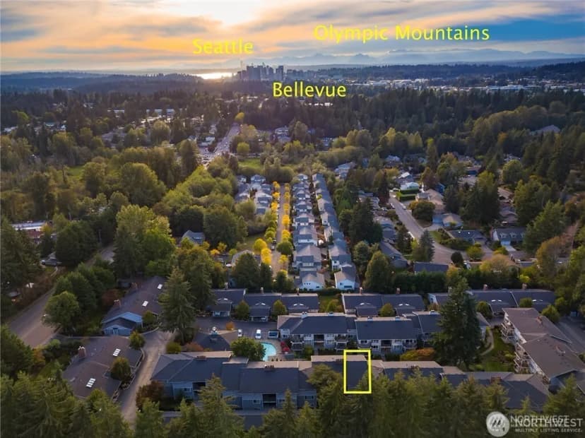 Property photo for 15214 Ne 8th Street #g18, Bellevue photo 2