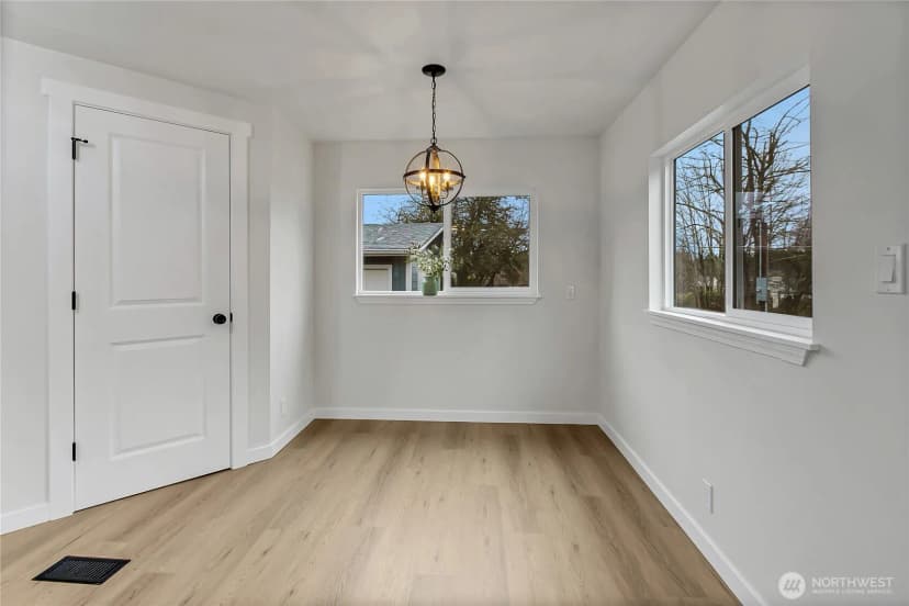 Property photo for 21215 Orting Kapowsin Hwy E, Graham photo 18
