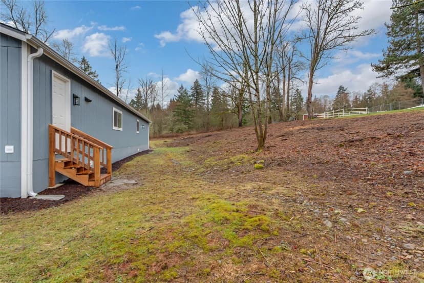 Property photo for 21215 Orting Kapowsin Hwy E, Graham photo 5