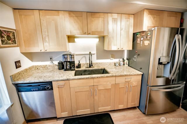 Property photo for 4635 W Lake Sammamish Parkway Se #g305, Issaquah photo 4