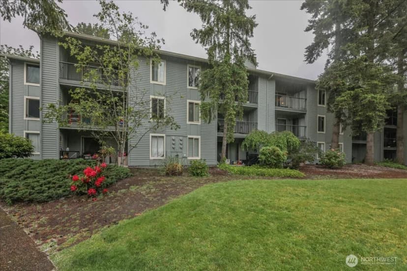 Property photo for 4635 W Lake Sammamish Parkway Se #g305, Issaquah photo 23