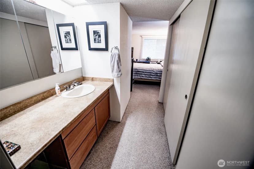 Property photo for 4635 W Lake Sammamish Parkway Se #g305, Issaquah photo 14