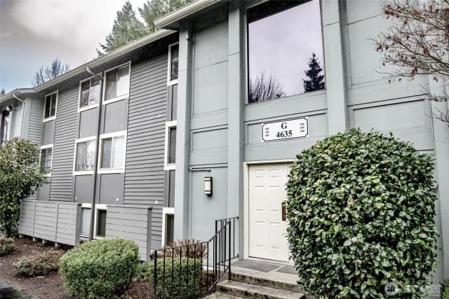 Property photo for 4635 W Lake Sammamish Parkway Se #g305, Issaquah