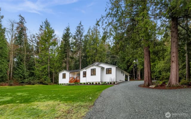 Property photo for 4336 Meander Lane, Langley photo 2