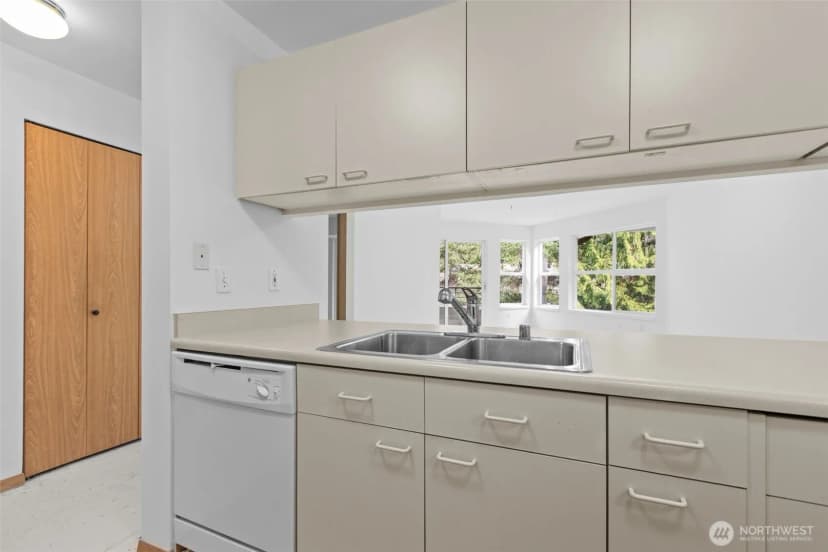 Property photo for 1822 152nd Avenue Ne #e-308, Bellevue photo 29