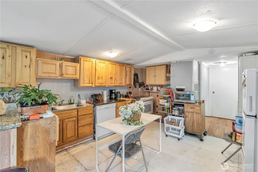 Property photo for 7629 N Old Pacific Highway, Castle Rock photo 9