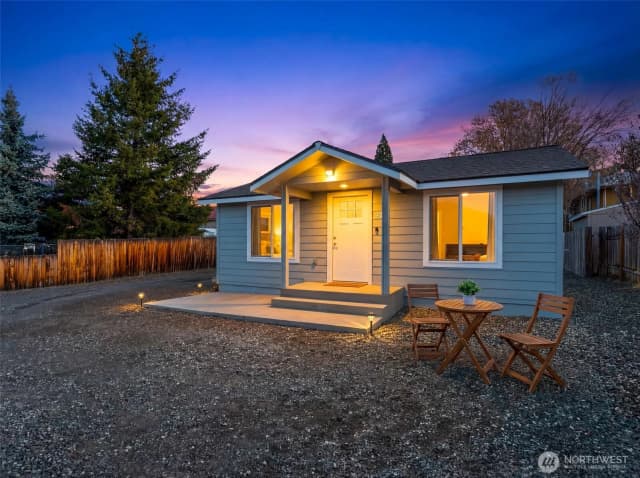 Property photo for 325 Eastmont Ave, East Wenatchee photo 2