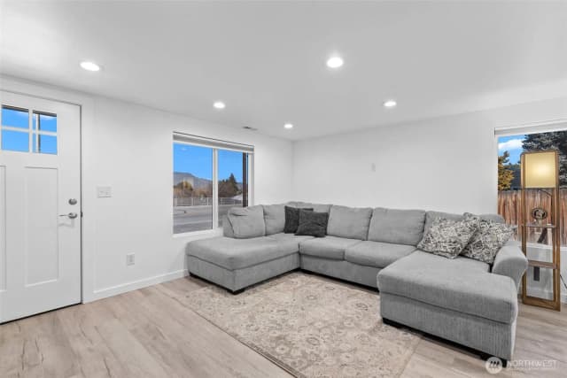 Property photo for 325 Eastmont Ave, East Wenatchee photo 5