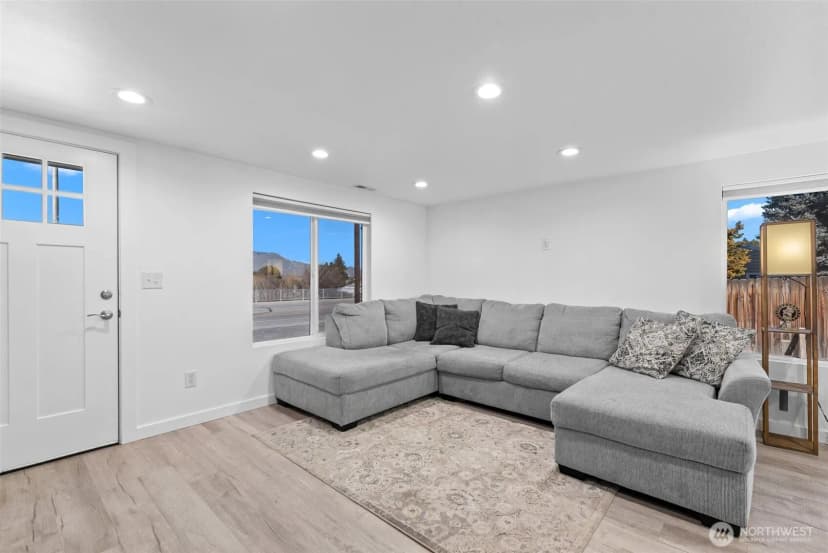 Property photo for 325 Eastmont Ave, East Wenatchee photo 5