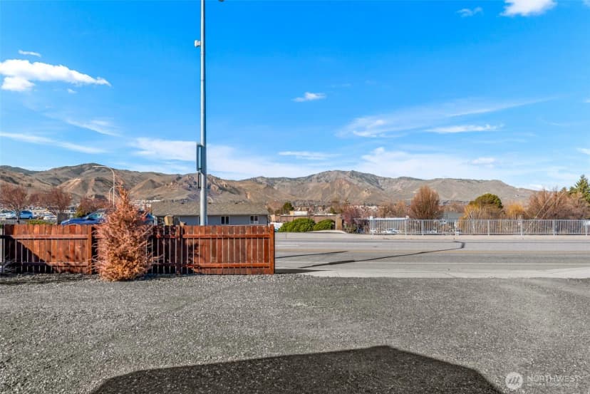 Property photo for 325 Eastmont Ave, East Wenatchee photo 23