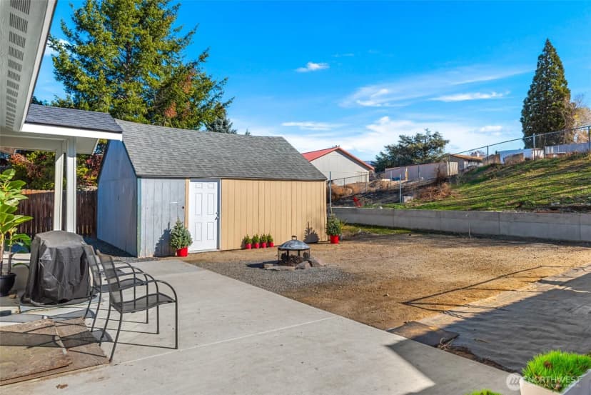 Property photo for 325 Eastmont Ave, East Wenatchee photo 19