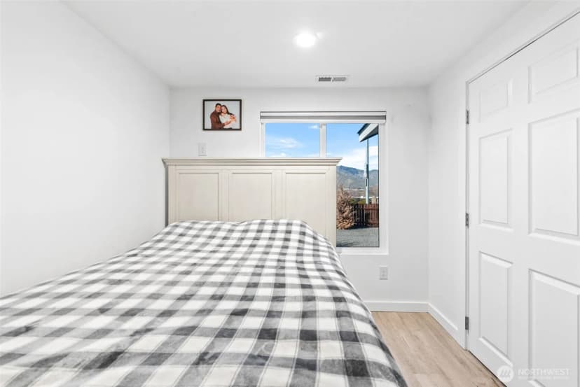 Property photo for 325 Eastmont Ave, East Wenatchee photo 13