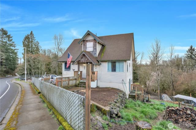 Property photo for 2907 Columbia Heights Road, Longview photo 2
