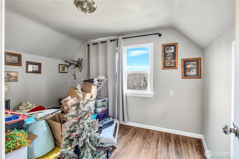 Property photo for 2907 Columbia Heights Road, Longview photo 17