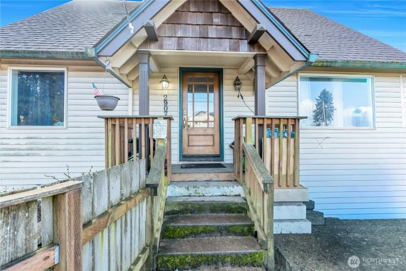 Property photo for 2907 Columbia Heights Road, Longview photo 4