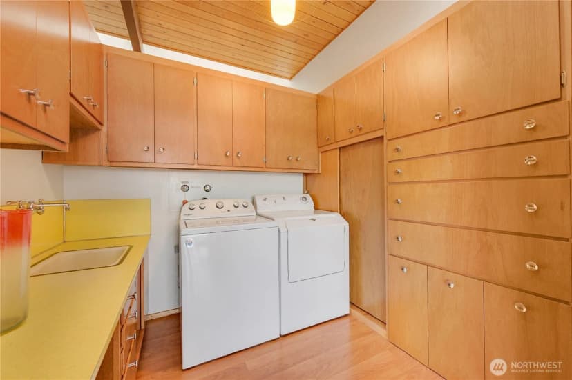 Property photo for 12895 Shorecrest Drive Sw, Seattle photo 18