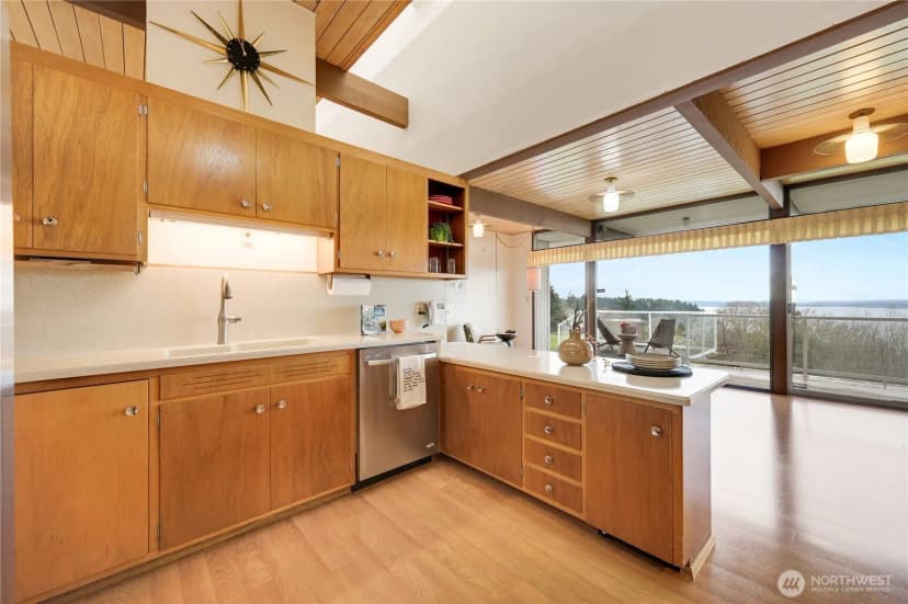 Property photo for 12895 Shorecrest Drive Sw, Seattle photo 12