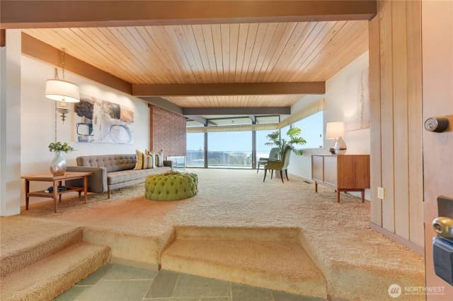 Property photo for 12895 Shorecrest Drive Sw, Seattle photo 4