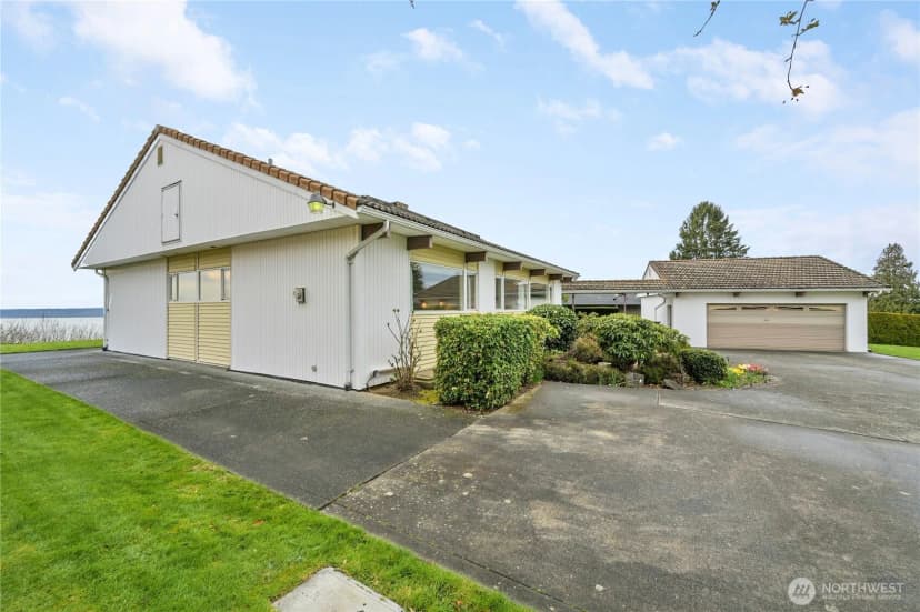 Property photo for 12895 Shorecrest Drive Sw, Seattle photo 15