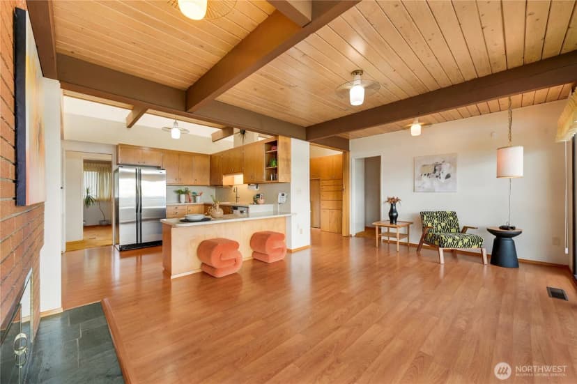Property photo for 12895 Shorecrest Drive Sw, Seattle photo 9